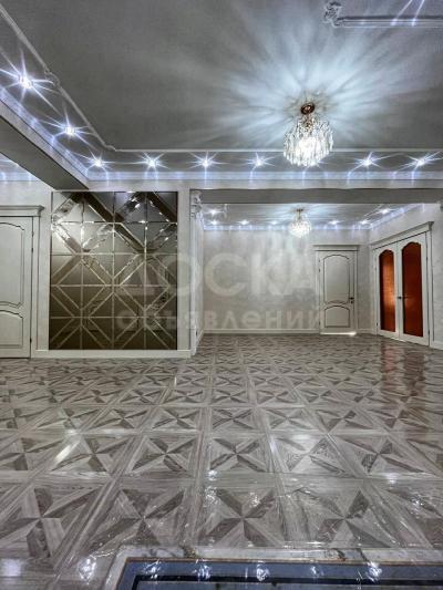 Продаю 4-комнатную квартиру, 265кв. м., этаж - 9/9, Ак-кеме.