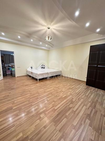 Продаю 5-комнатную квартиру, 268кв. м., этаж - 7/10, Советская/ Медерова.