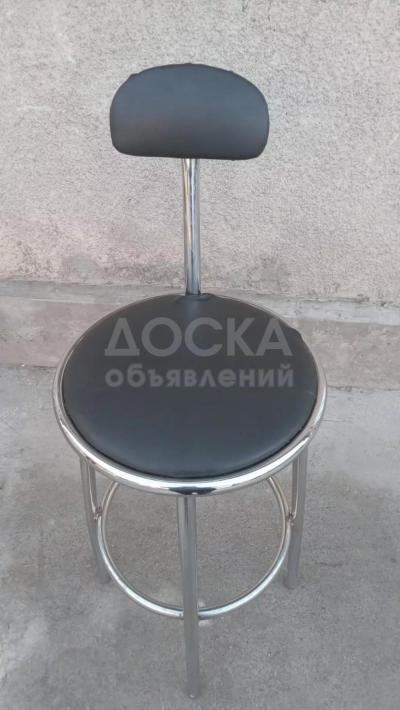 Табурет барный "Высокий" со спинкой, Серебристый металлик/Черный.  в наличии 25 шт