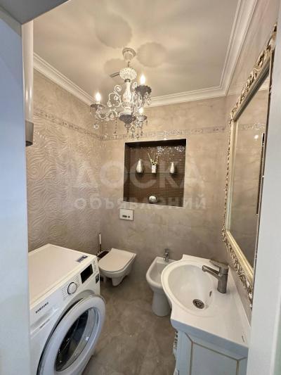 Продаю 2-комнатную квартиру, 120кв. м., этаж - 2/12, Асанбай ТЦ Томми молл ЖК Парковый.