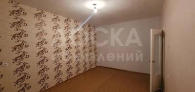 Продаю 1-комнатную квартиру, 35кв. м., этаж - 8/9, 11 мкр.