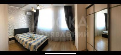 Продаю 4-комнатную квартиру, 200кв. м., этаж - 10/10, В жилом комплексе "Акун".