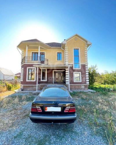 Продаю дом 6-ком. 240кв. м., этаж-2, 10-сот., стена кирпич, Арча-Бешик .