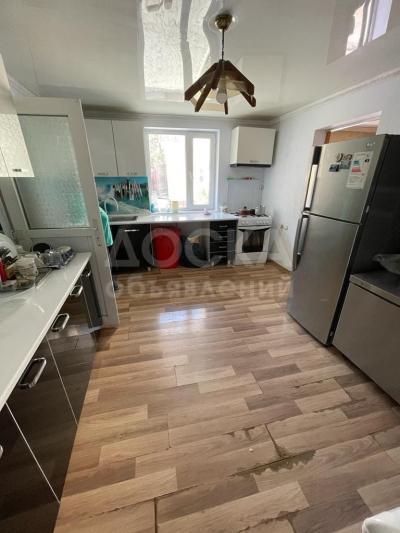 Продаю дом 6-ком. 170кв. м., этаж-2, 5-сот., стена кирпич, Западный автовокзал.