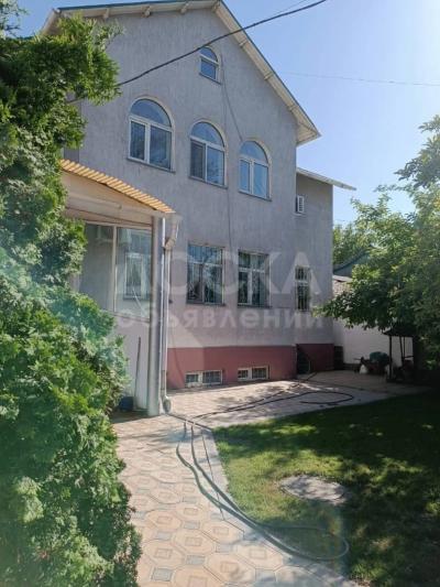 Продаю дом 4-ком. 1кв. м., этаж-2, 5-сот., стена другое,  Болотная 1а.