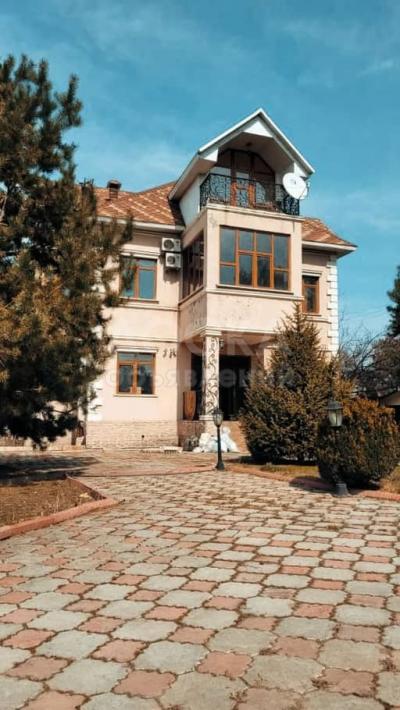 Продаю дом 5-ком. 379кв. м., этаж-2, 17-сот., стена другое, Сокулук.