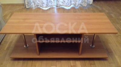 Журнальный столик или тумба под TV. Состояние нового.