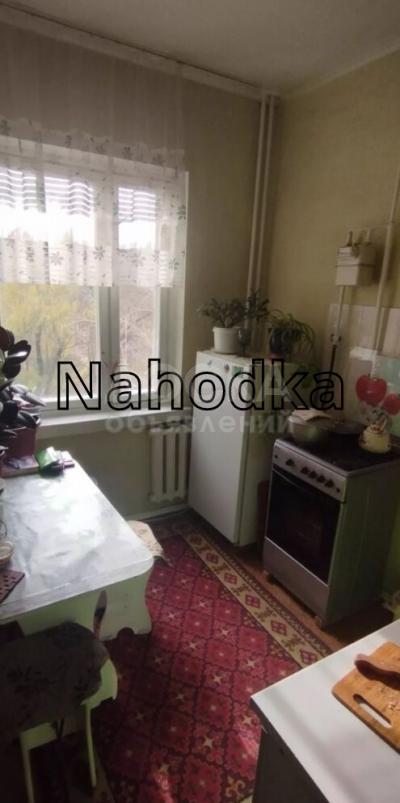 Продаю 3-комнатную квартиру, 62кв. м., этаж - 4/5, мкр. "Аламедин-1".