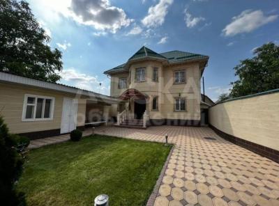 Продаю дом 6-ком. 150кв. м., этаж-2, 5-сот., стена кирпич, Рабочий городок .