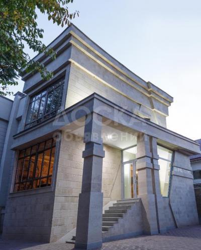 Требуются администраторы и горничные в отель «Астор»