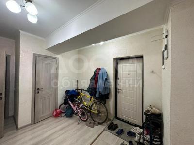 Продаю 3-комнатную квартиру, 100м кв. м., этаж - 3/16, мкр. Средний-Джал, ул.Тыналиева-ул.Минжылкиева .