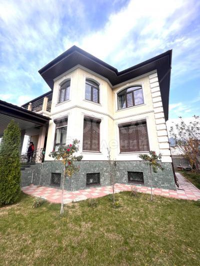 Продаю дом 6-ком. 450кв. м., этаж-2, 8-сот., стена кирпич, Магистраль/Бакаева.