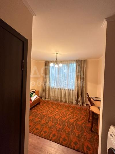 Продаю дом 9-ком. 375кв. м., этаж-3, 6-сот., стена пеноблок,  Теплые ключи .