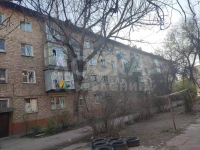 Продаю 1-комнатную квартиру, 42кв. м., этаж - 4/4, Ата Тюрк.