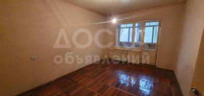 Продаю 3-комнатную квартиру, 61кв. м., этаж - 1/5, 8 мкр.