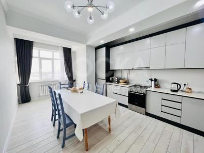 Продаю 2-комнатную квартиру, 77кв. м., этаж - 7/7, Тунгуч, Аю Гранд.