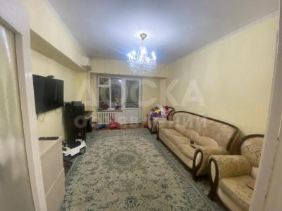 Продаю 3-комнатную квартиру, 68кв. м., этаж - 6/9, Золотой квадрат.