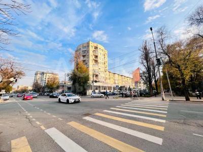 Токтогула/Уметалиева. Токтогула/Уметалиева.