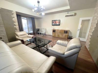 Продаю 4-комнатную квартиру, 120кв. м., этаж - 8/16, Бишкек Парк.