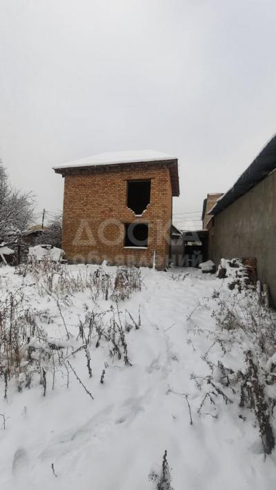 Продаю дом 4-ком. 50кв. м., этаж-2, 2,5-сот., стена кирпич, Ошский рынок.