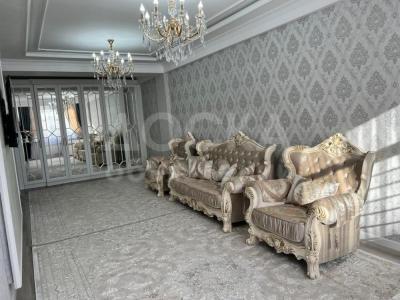 Продаю 3-комнатную квартиру, 123кв. м., этаж - 8/12, мед.академии.