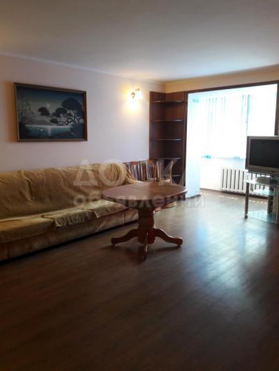 Продаю 2-комнатную квартиру, 47кв. м., этаж - 5/5, по Токтогула / Молодая Гвардия.