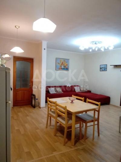 Продаю 3-комнатную квартиру, 65кв. м., этаж - 3/5, Тыныстанова 171, Золотой Квадрат.