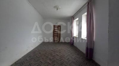 Продаю полдома 3-ком. 35кв. м., этаж-1, 1-сот., стена кирпич, Ибраимова 149.