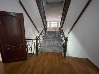 Сдаю дом 13-ком. 780кв. м., этаж-3, 7-сот., стена кирпич, панфилова медерова.