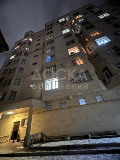 Продаю 2-комнатную квартиру, 53кв. м., этаж - 2/7, Азия Молл.