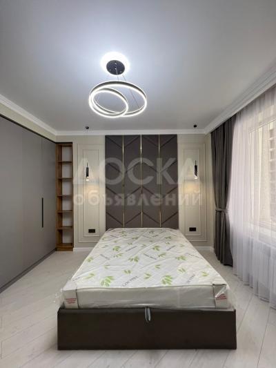 Продаю 2-комнатную квартиру, 64кв. м., этаж - 3/12, асанбай.