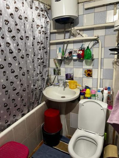 Продаю 3-комнатную квартиру, 58кв. м., этаж - 4/4, 11мкр.