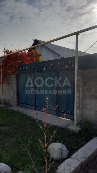 Продаю дом 6-ком. 70кв. м., этаж-1, 8-сот., стена кирпич, Ак-Орго.