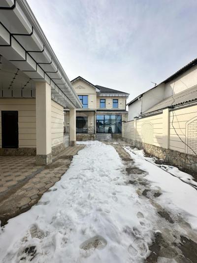 Продаю дом 6-ком. 200кв. м., этаж-2, 3.6-сот., стена кирпич, арча бешик.