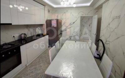 Продаю 4-комнатную квартиру, 97кв. м., этаж - 8/12, Суюмбаева/Жумабека.