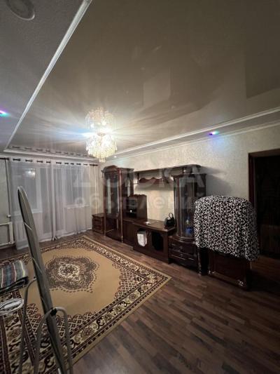 Продаю 3-комнатную квартиру, 58кв. м., этаж - 3/5, Юг-2.