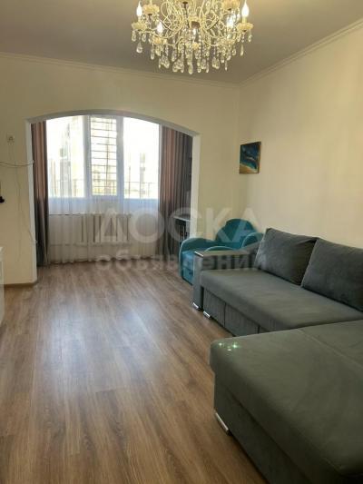 Продаю 1-комнатную квартиру, 44кв. м., этаж - 2/9, 12-й мкр..