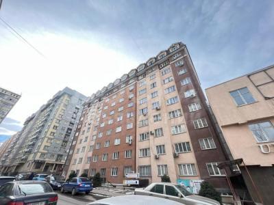 Продаю 1-комнатную квартиру, 47кв. м., этаж - 1/10, Тунгуч.