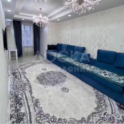 Продаю 2-комнатную квартиру, 74кв. м., этаж - 1/9, Ахунбаева Коперника.