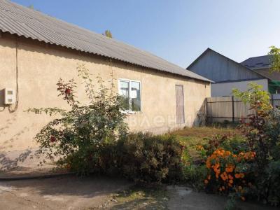 Продаю дом 6-ком. 111кв. м., этаж-1, 8-сот., стена кирпич, Жаштык -3 дом 19.