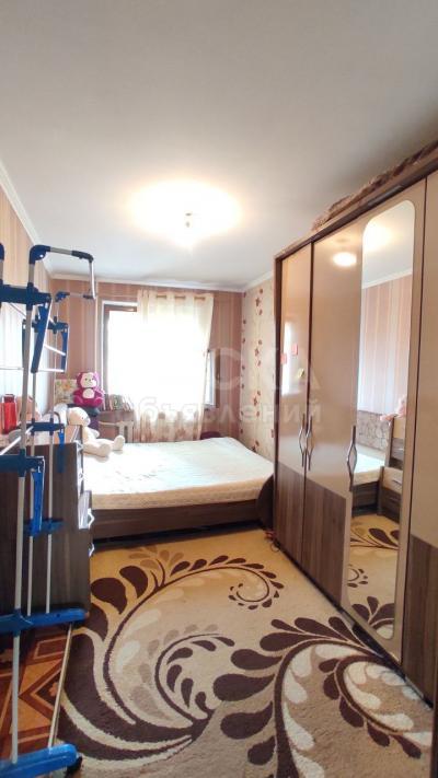 Продаю 3-комнатную квартиру, 58кв. м., этаж - 2/4, 7-мкр.