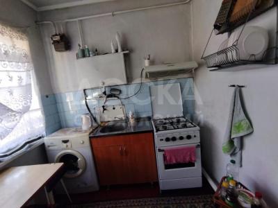 Продаю дом 5-ком. 500кв. м., этаж-1, 5-сот., стена кирпич, ул. Криворожская .