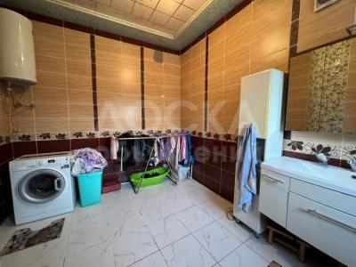 Продаю дом 10-ком. 200кв. м., этаж-1, 3,5-сот., стена кирпич, Кызыл Аскер От Дэн Сяопина .