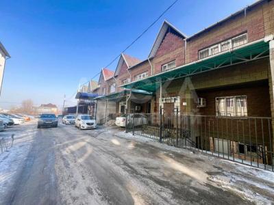 Продаю таунхаус 5-ком. 212кв. м., этаж-3, 2,5-сот., стена кирпич, с. Кок жар  по Тулеева .