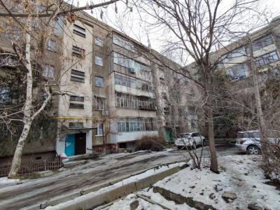 Продаю 5-комнатную квартиру, 97кв. м., этаж - 2/5, Восток 5.