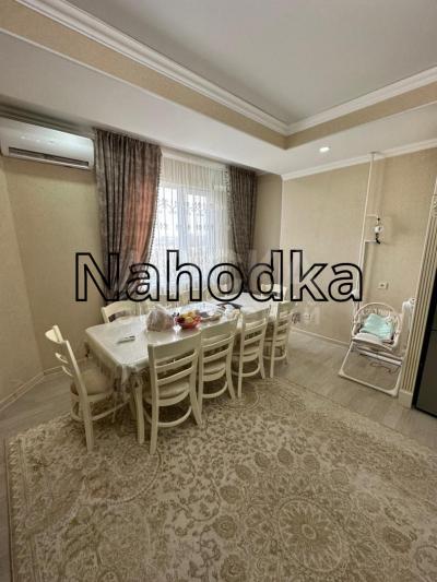 Продаю 3-комнатную квартиру, 80кв. м., этаж - 8/10, мкр. "Аламедин-1".