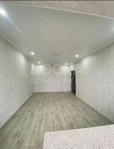 Продаю 1-комнатную квартиру, 44кв. м., этаж - 8/9, 5 мкр.