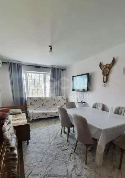 Продаю 2-комнатную квартиру, 48кв. м., этаж - 1/5, 5 мкр.