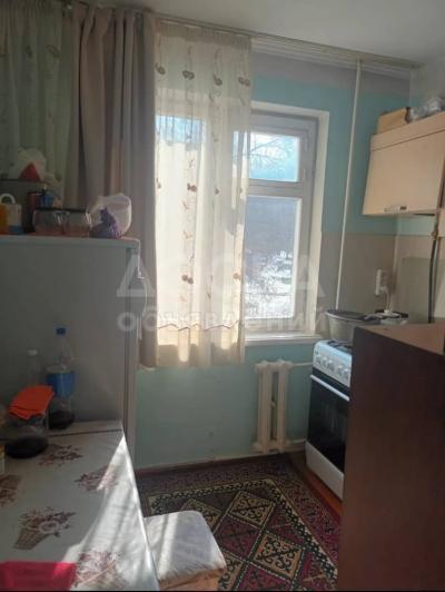 Продаю 1-комнатную квартиру, 32кв. м., этаж - 2/4, 6 мкр.