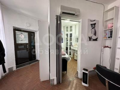 Продаю торговое помещение  40кв. м., 10 мкр.